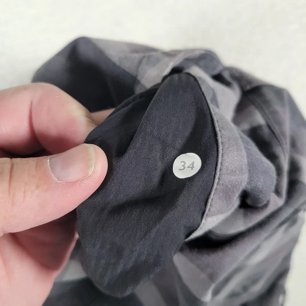 Lululemon Commission Shorts Mens 34 Gray Plaid Checkered Stretch Golf Casual